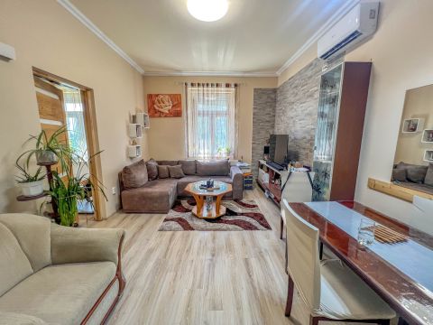 Eladó Lakás 1201 Budapest 20. kerület , Felújított lakás kerttel, garázzsal, tárolóval