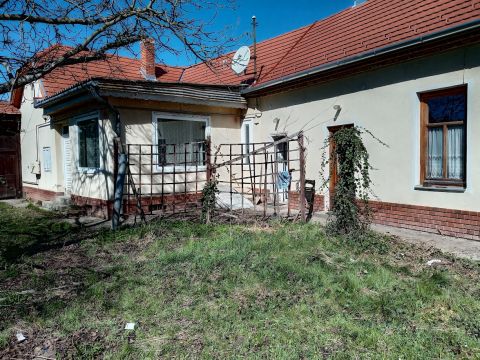 Eladó Ház 9756 Ikervár 