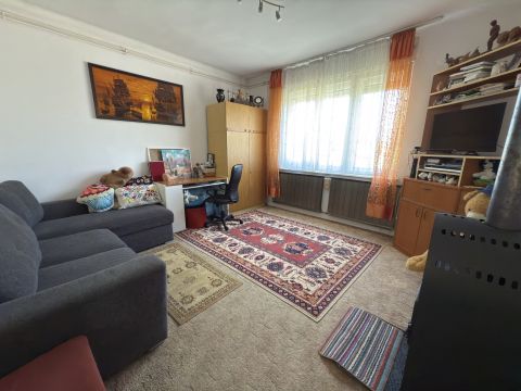 Eladó Ház 1171 Budapest 17. kerület , 17. kerület csendes részén körbejárható családi ház