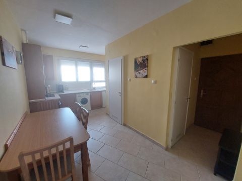 Eladó Lakás 7030 Paks , felújított, erkélyes 2. emeleti lakás 