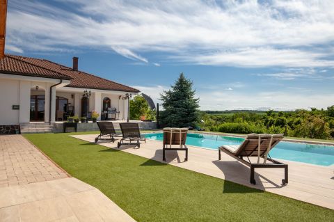 Eladó Ház 8600 Siófok Balatonnál, csodás, mediterrán villa exclusive környezetben 