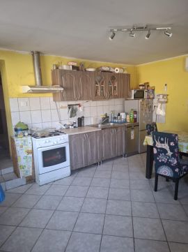 Eladó Ház 6065 Lakitelek , ELADÓ Lakitelken 3 szoba + nappalis családi ház