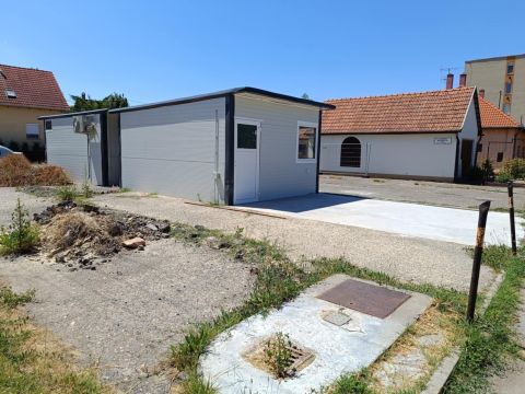 Eladó Telek 6000 Kecskemét Petőfivárosban üzlet eladó hűtőházzal 360 nm-es telken