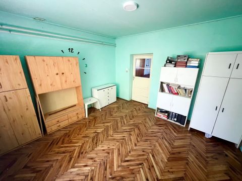 Eladó Ház 2475 Kápolnásnyék , Pettend központjában