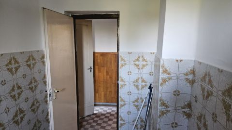 Eladó Ház 8130 Enying , ENYINGEN FELÚÍTANDÓ CSALÁDI FÉSZEK ALKALMI ÁRON!