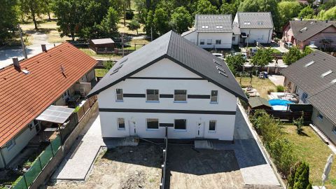 Eladó Ház 2318 Szigetszentmárton 3 gyerekes csokra  ikerház Duna parthoz közel Eladó