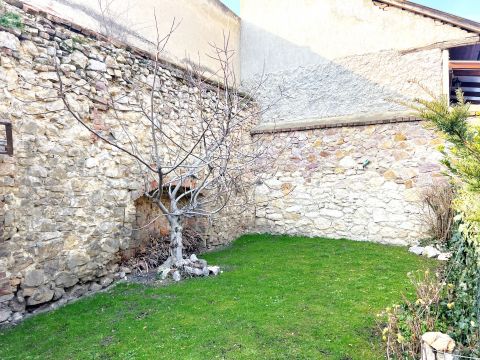 Eladó Lakás 7621 Pécs , Történelmi Belvárosban 59 nm-es kertkapcsolatos lakás