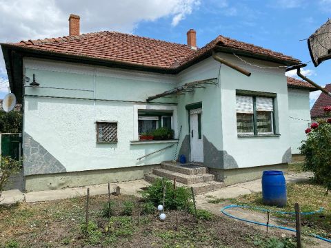 Eladó Ház 5321 Kunmadaras 5321 Kunmadaras, központ