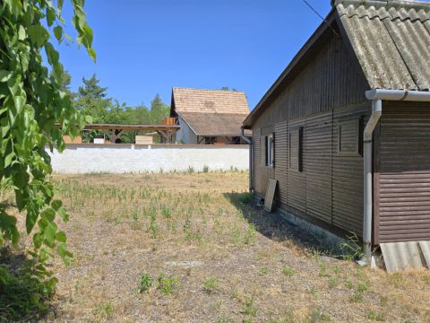Eladó Ház 2017 Pócsmegyer SURÁNYBAN, SAROK TELEK, FAHÁZZAL, KÖZMŰVEK, Lke-3 BESOROLÁS