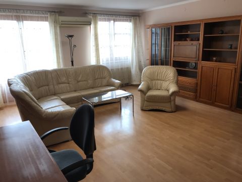 Kiadó Lakás 8000 Székesfehérvár 