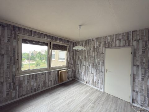 Eladó Lakás 2840 Oroszlány 
