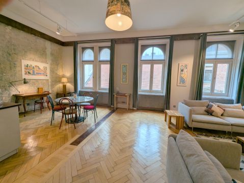 Eladó Lakás 1061 Budapest 6. kerület Belvárosi ingatlan az Andrássy út, Erzsébet tér és Opera köz