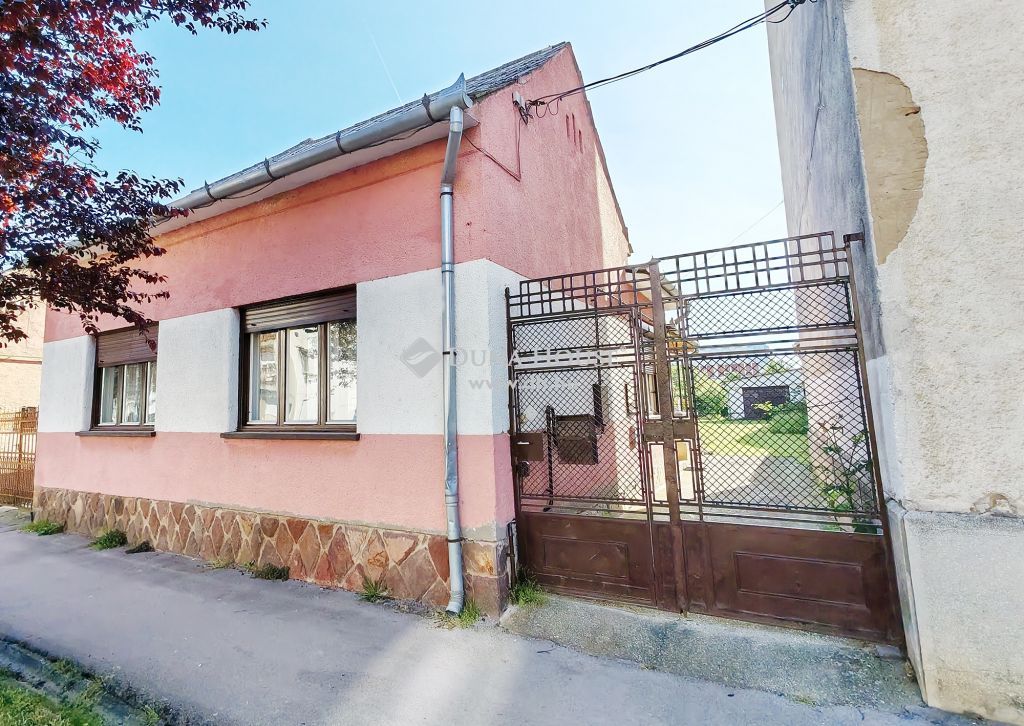 8840 Csurgó , Csurgó főutcáján kertes családi ház garázzsal eladó! — 1/21