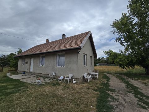 Eladó Ház 8651 Balatonszabadi , 2004-ben épült, 64 nm-es téglaház a Balaton közelében