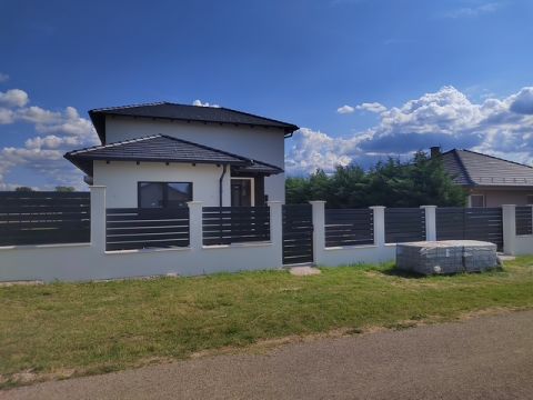 Eladó Ház 8695 Buzsák , Szegfű utca