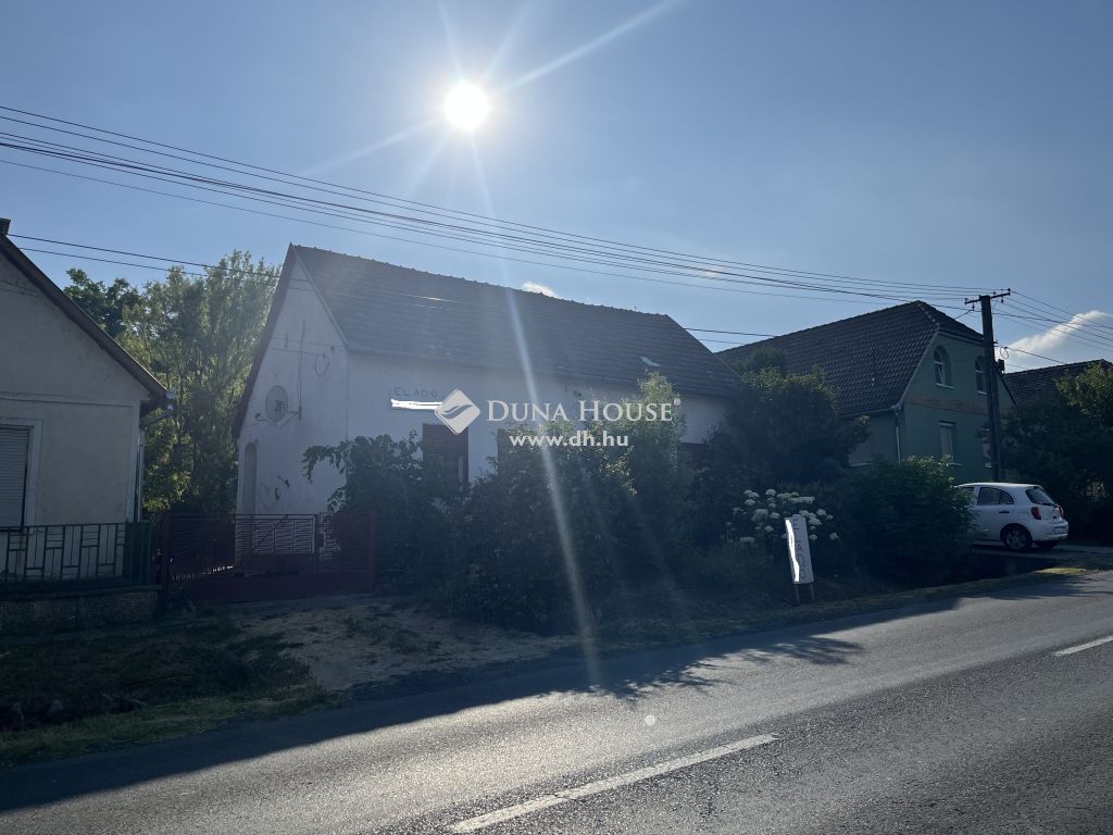 7173 Zomba , Sportcsarnok környékén — 1/2