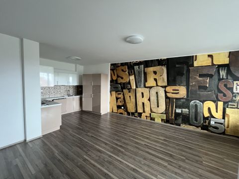 Eladó Lakás 8000 Székesfehérvár , Campus sétány