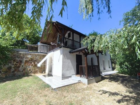 Eladó Ház 8093 Lovasberény , 8093 Lovasberény, zártkert