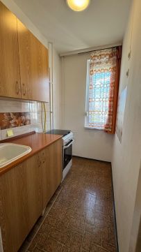 Kiadó Lakás 4026 Debrecen , Belvárosban 35 nm-es BÚTOROZATLAN lakás KIADÓ!
