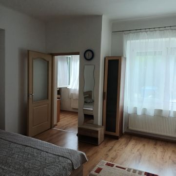 Kiadó Lakás 7624 Pécs 