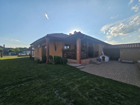 Eladó Ház 9173 Győrladamér Országút u 40