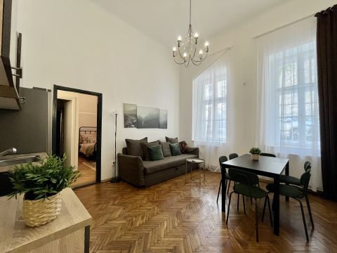 Eladó Lakás 1084 Budapest 8. kerület 