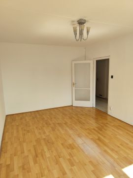 Eladó Lakás 1156 Budapest 15. kerület , 6. emeleti, jó elosztású, világos lakás