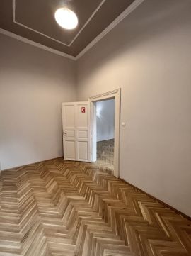 Eladó Lakás 1067 Budapest 6. kerület 