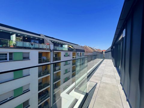 Eladó Lakás 1096 Budapest 9. kerület ,  Egyetemek közelében nagyerkélyes, 2 hálós lakás eladó 501.