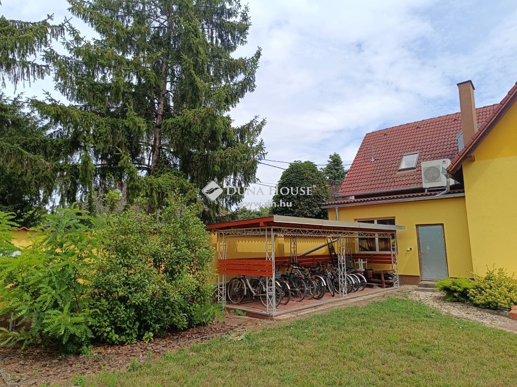 6088 Apostag , Duna közeli Felújitott Panzió eladó! — 1/17