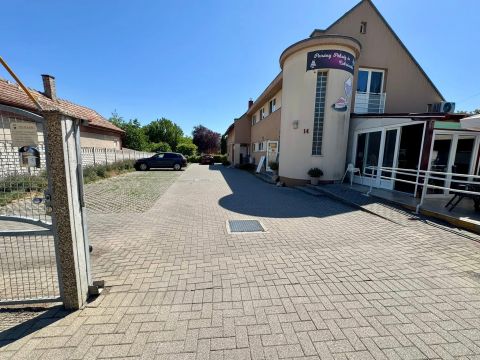 Eladó Ház 2481 Velence , Velence - Otthon és Üzlet egyben