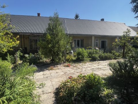 Eladó Ház 8052 Fehérvárcsurgó Fehérvárcsurgó, kastélykert közelében