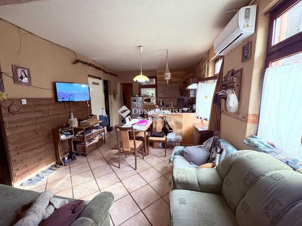 8866 Becsehely , Becsehely templom — 1/12