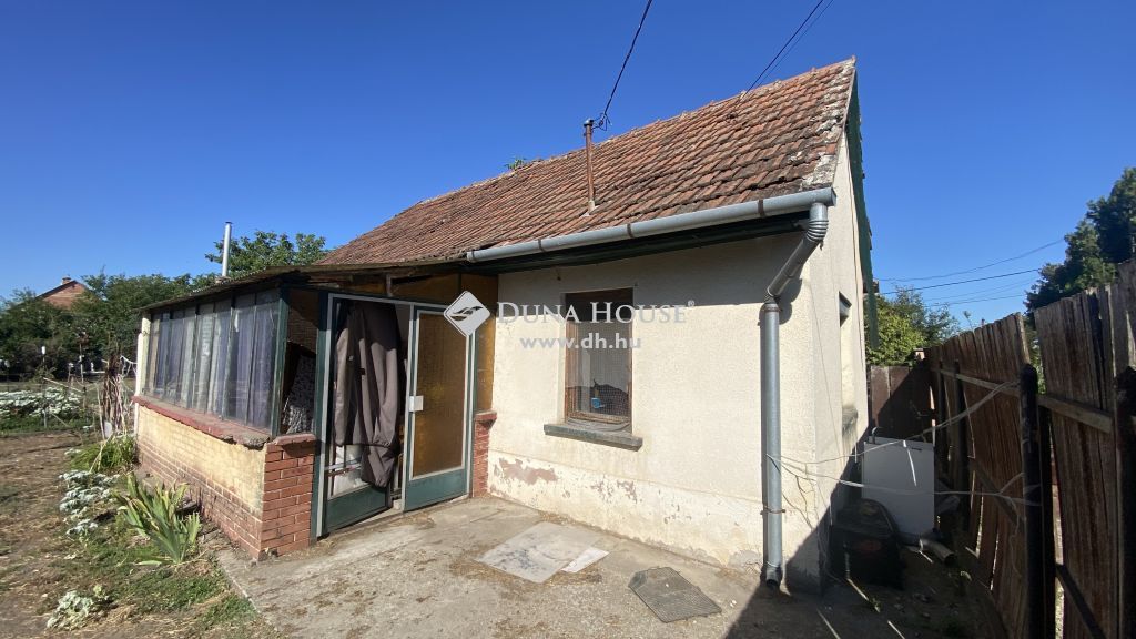 2336 Dunavarsány , Központhoz közeli nyugodt, rendezett utcában — 1/16