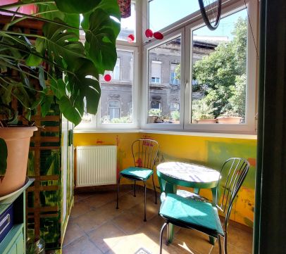Eladó Lakás 1077 Budapest 7. kerület , CSENDES UTCÁRA NÉZŐ, HANGULATOS, ERKÉLYES, FELÚJÍTOTT