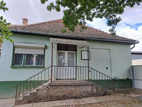 Eladó Ház 6522 Gara , Csendes utcában