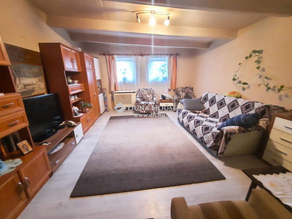 5122 Jászdózsa , Templom vonzásában — 1/12