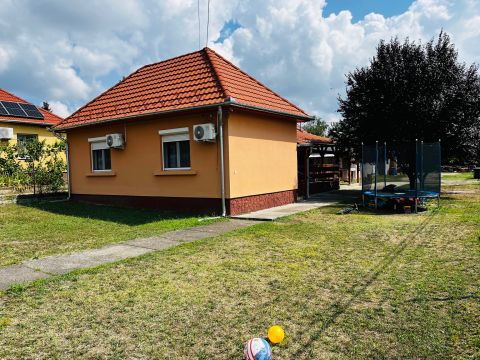 Eladó Ház 2241 Sülysáp , Szőlősnyaralói állomáshoz közel, eladó 2 szobás,családi ház!