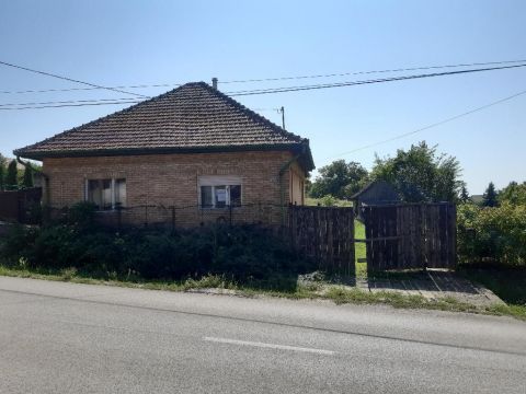 Eladó Ház 2115 Vácszentlászló 2115 Vácszentlászló, Központi