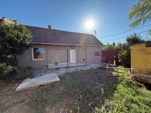 Eladó Ház 6000 Kecskemét Kecskeméten belváros közeli ház eladó 