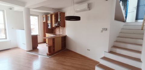 Eladó Lakás 2000 Szentendre Szentendre sétáló utca