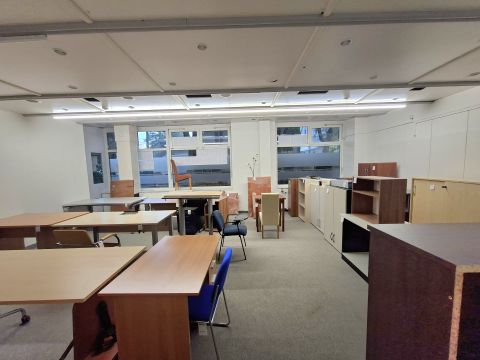 Kiadó Üzlethelyiség 8000 Székesfehérvár , 138 m2-es üzlet, iroda, fitness, egészségügyi célra