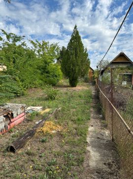 Eladó Telek 2458 Kulcs , Csendes utca