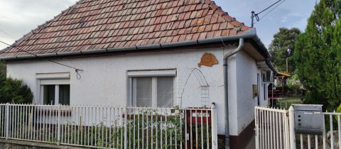 Eladó Ház 2164 Váchartyán 