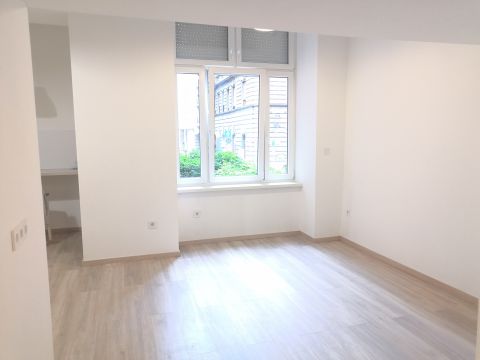 Eladó Lakás 1136 Budapest 13. kerület Vígszínháztól pár lépésre újszerű, nappali + hálós apartman