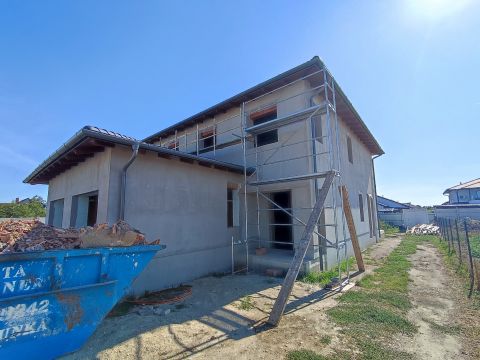 Eladó Ház 2220 Vecsés Vecsés (Felsőhalom) ikerház2