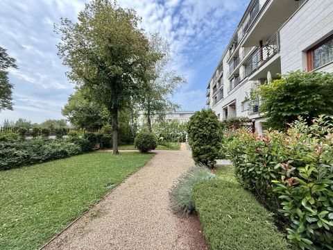 Eladó Lakás 8230 Balatonfüred Exkluzív, kertkapcsolatos lakás Balatonfüreden, 71-es alatt