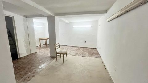 Eladó Általános 9700 Szombathely , Fő téren