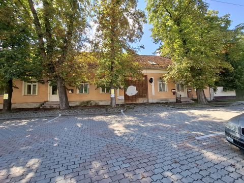 Eladó Üzlethelyiség 2027 Dömös 