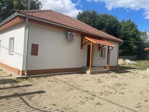 Eladó Ház 2377 Örkény , Csendes nyugodt környék.